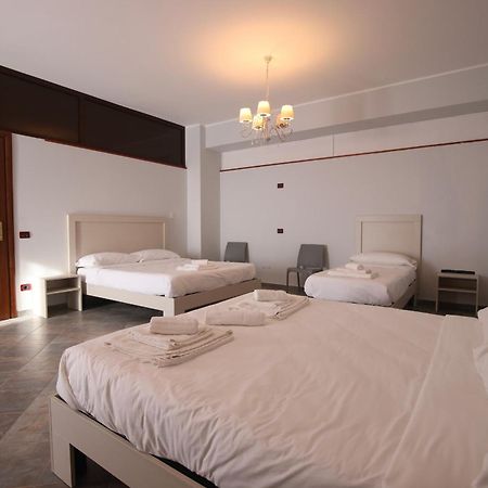 B&B Royal Sellia Marina Esterno foto