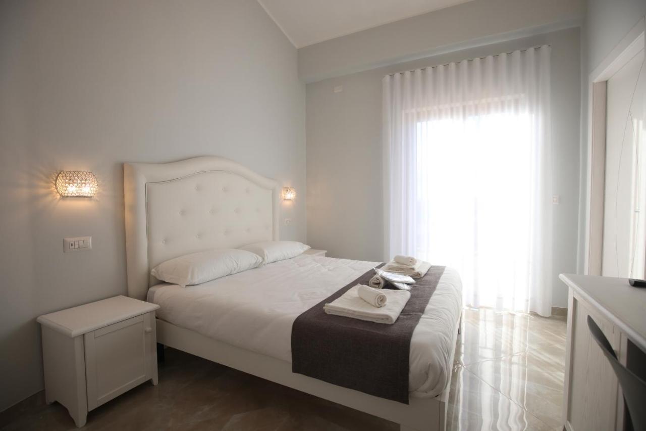B&B Royal Sellia Marina Esterno foto