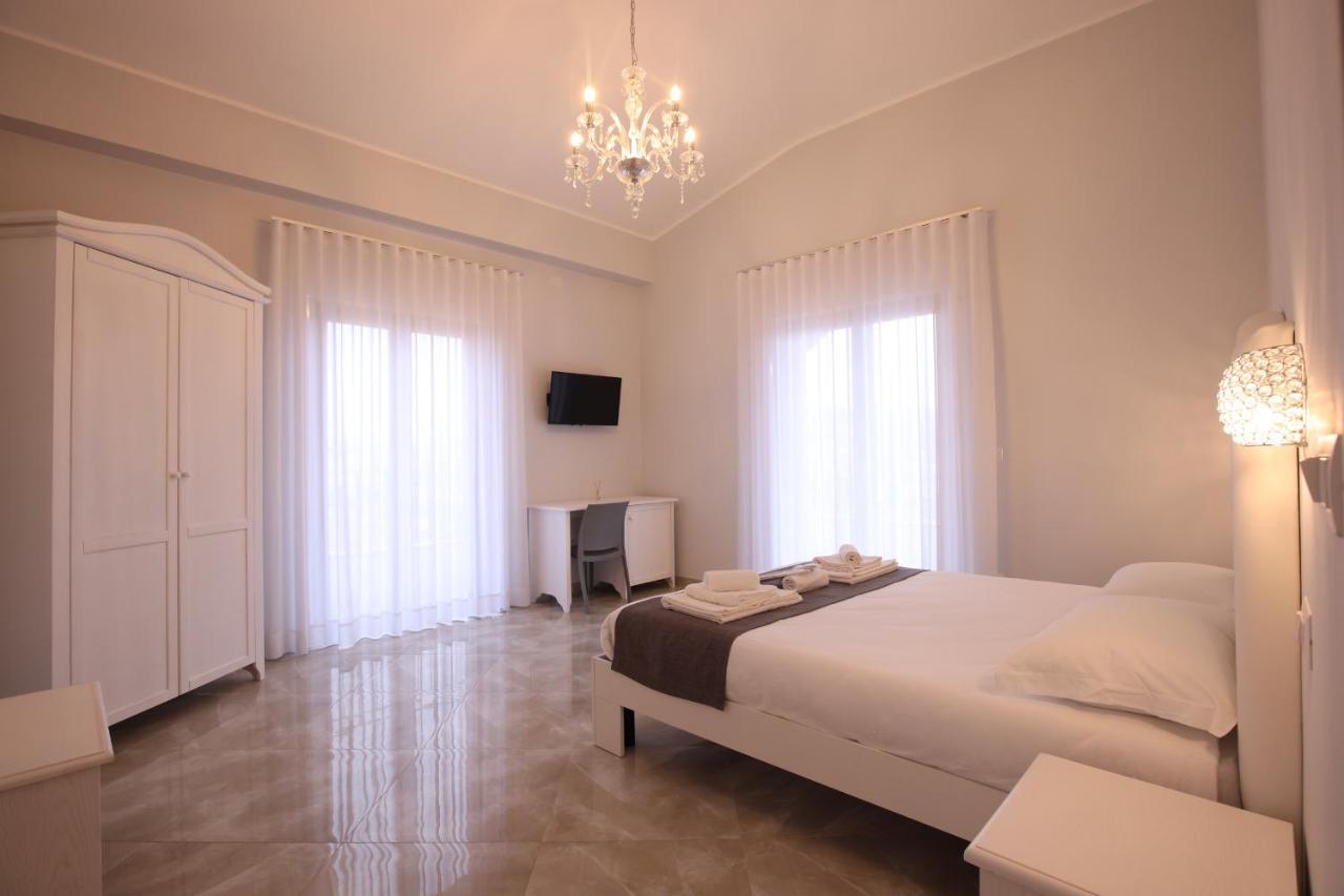 B&B Royal Sellia Marina Esterno foto