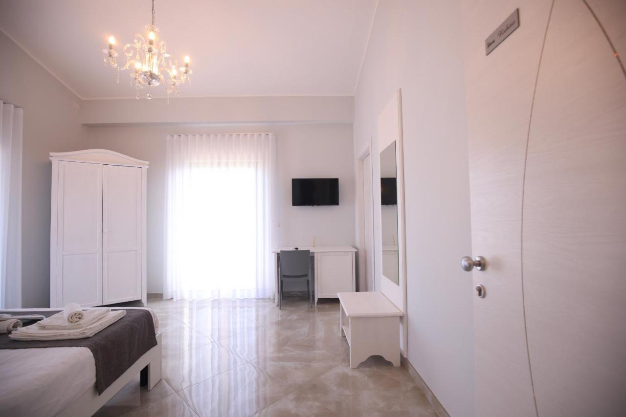B&B Royal Sellia Marina Esterno foto