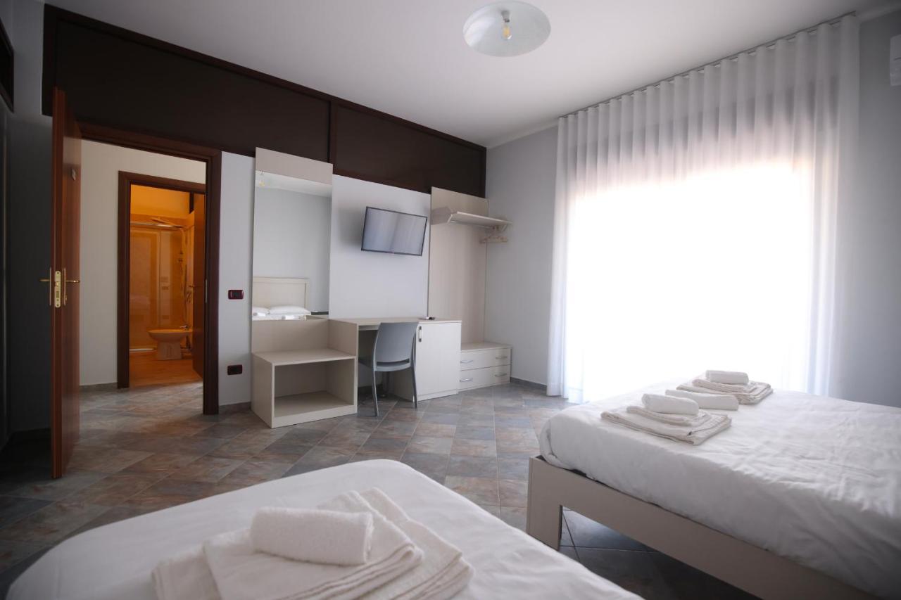 B&B Royal Sellia Marina Esterno foto